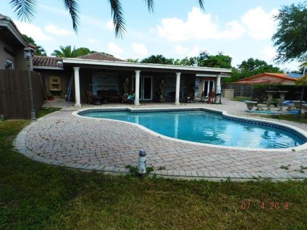 New Continental, 10021 SW 80th Ave, Kendall, Florida 33156, image 3