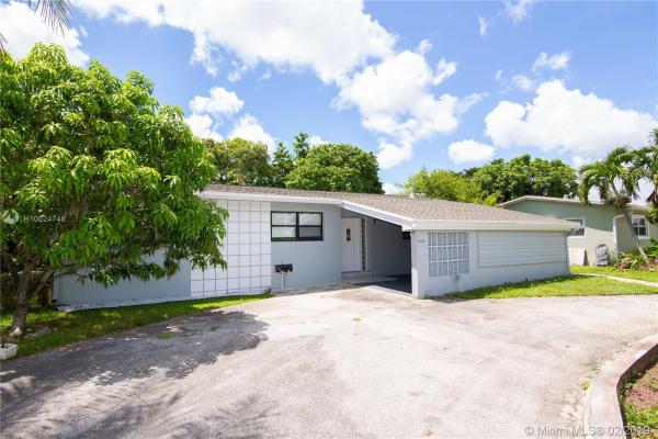 Scott Lake Manor, 1000 NW 181st St, Miami Gardens, Florida 33169, image 2