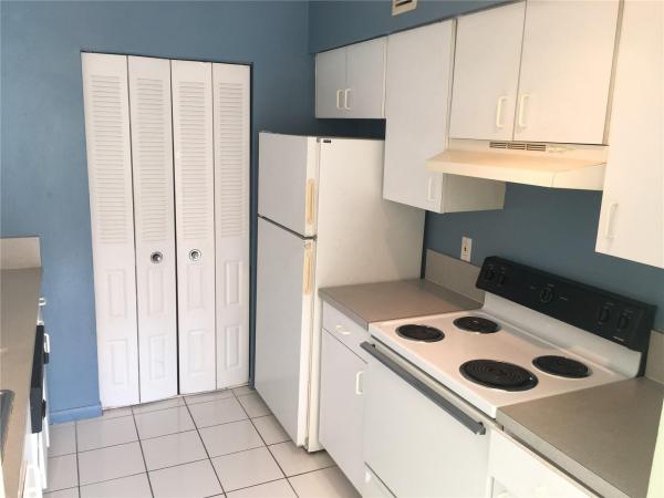 Palm Village Club, 500 NE 2nd St #206, Dania Beach, Florida 33004, image 1