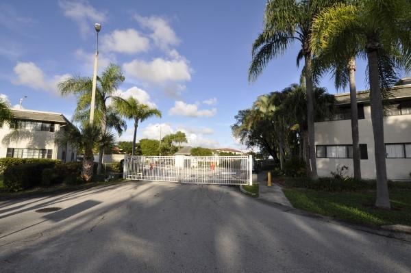 Carmel Lakes, 20730 NE 4th Pl #205, Ives Estates, Florida 33179, image 1