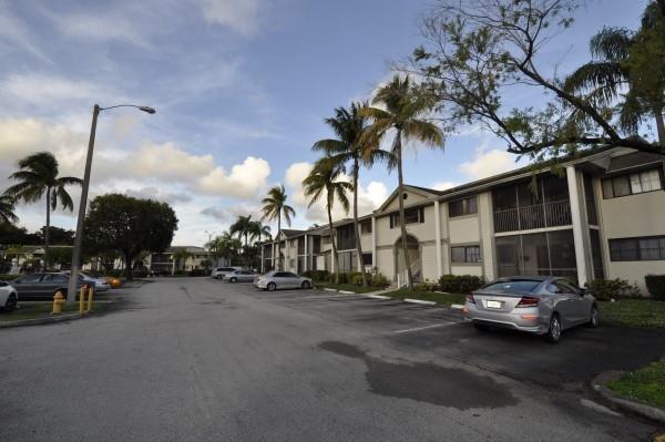 Carmel Lakes, 20730 NE 4th Pl #205, Ives Estates, Florida 33179, image 3