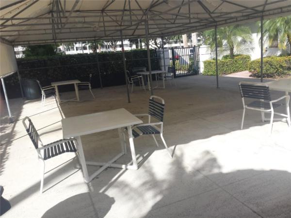 Whitehall 2 Of Pine Island Ridge, 1713 Whitehall Dr #302, Davie, Florida 33324, image 2