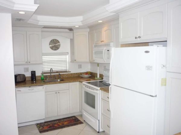 Hollybrook Golf & Tennis Club, 800 S Hollybrook Dr #307, Pembroke Pines, Florida 33025, image 1