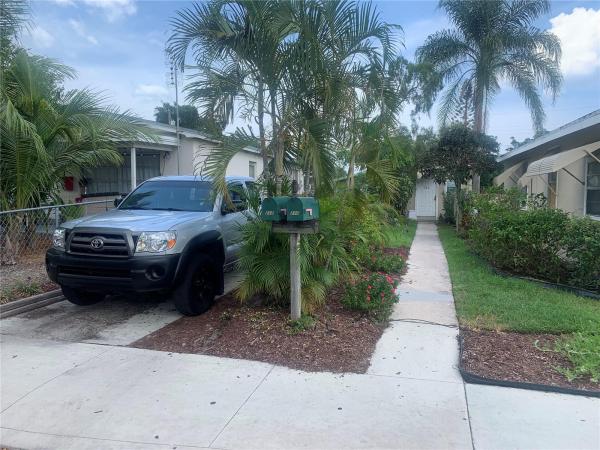 Lake Worth Town, 210 N E St, Lake Worth Beach, Florida 33460, image 1