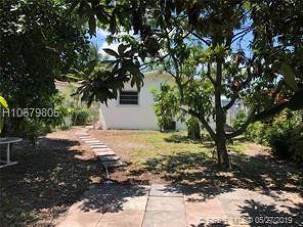 Hialeah Heights, 2962 NW 59th St, Brownsville, Florida 33142, image 2