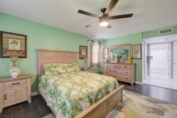 Summertree Village, 601 Ives Dairy Rd #105-8, Ives Estates, Florida 33179, image 3