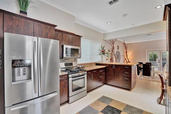 Hollywood Lakes, 737 Hollywood Blvd, Hollywood, Florida 33019, image 1