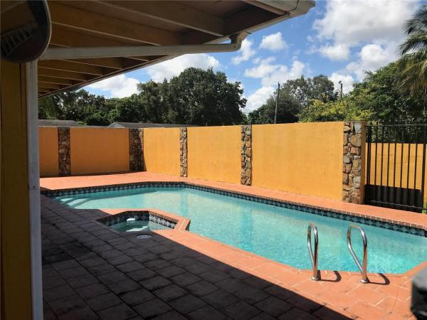 Biscayne Gardens, 15400 NE 2nd Ave, Golden Glades, Florida 33162, image 2