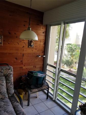 Lake Park, 952 NE 199th St #317, Ives Estates, Florida 33179, image 2