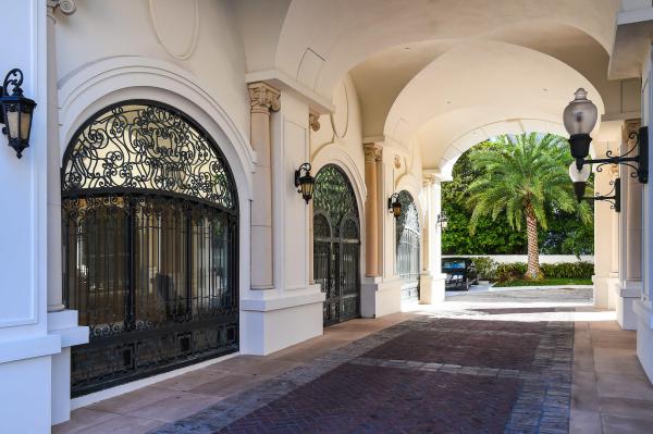 Il Lugano, 300 Seminole Ave #3C, Palm Beach, Florida 33480, image 2