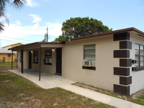 Acrehome Park, 1448 W 33rd St, Riviera Beach, Florida 33404, image 1