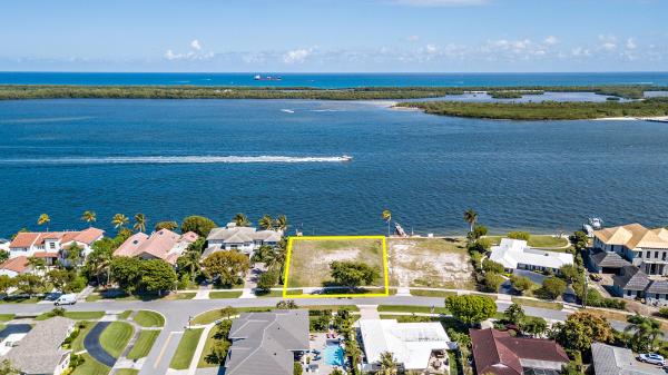 Yacht Club, 736 Lakeside Dr, North Palm Beach, Florida 33408, image 1