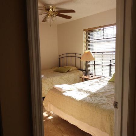 Westchester Townhouses, 4296 Woodstock Dr #A, West Palm Beach, Florida 33409, image 2