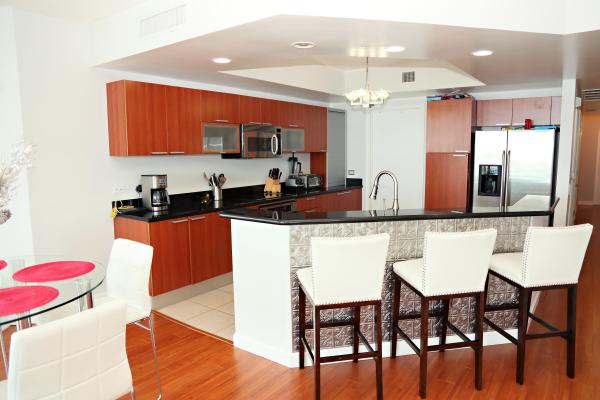 Marina Grande Club & Residences, 2650 Lake Shore Dr #1006, Riviera Beach, Florida 33404, image 1