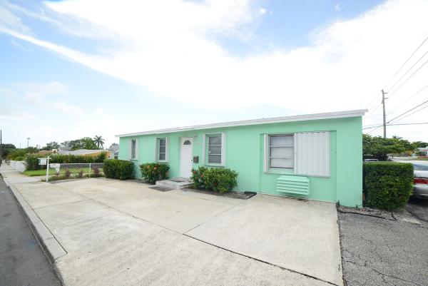 Lakeview Ridge, 860 Green St, West Palm Beach, Florida 33405, image 2