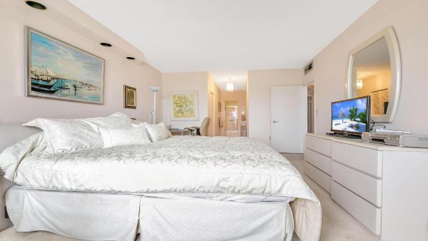 Arlen House West, 500 Bayview Dr #Ph23, Sunny Isles Beach, Florida 33160, image 3