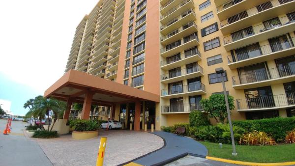 Winston Towers 700, 290 174th St #306, Sunny Isles Beach, Florida 33160, image 1
