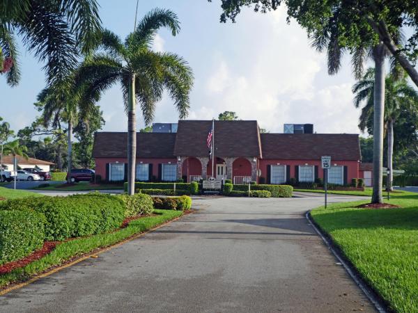 Country Manors, 253 Cardinal Ln, Delray Beach, Florida 33445, image 2