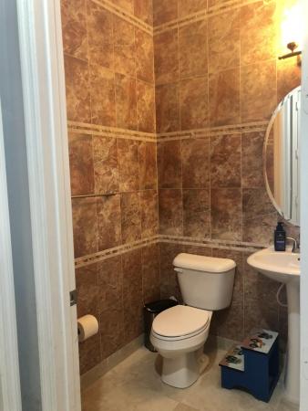 Champion Lakes, 724 NE 193rd St, Ives Estates, Florida 33179, image 1