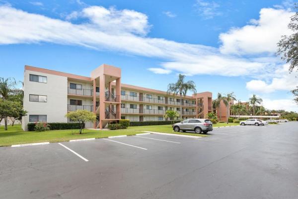 Watersedge At Lakes Of Delray, 5598 Witney Dr #102, Delray Beach, Florida 33484, image 1
