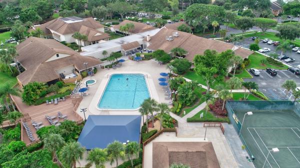Coach Homes Of Banyan Springs, 10084 Cedar Point Blvd #503, Boynton Beach, Florida 33437, image 2