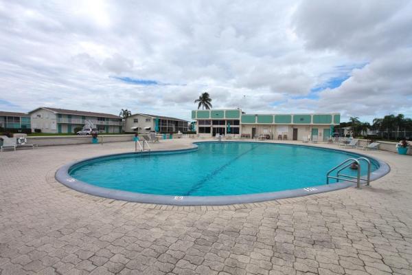 Sterling Village, 880 Horizons #104, Boynton Beach, Florida 33435, image 3
