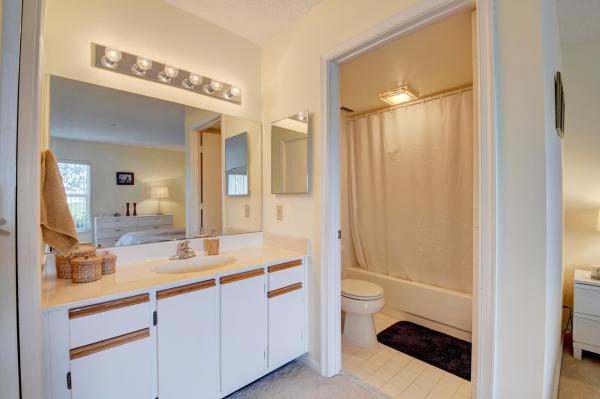 Lago Del Rey North, 2755 Casita Way #102, Delray Beach, Florida 33445, image 2
