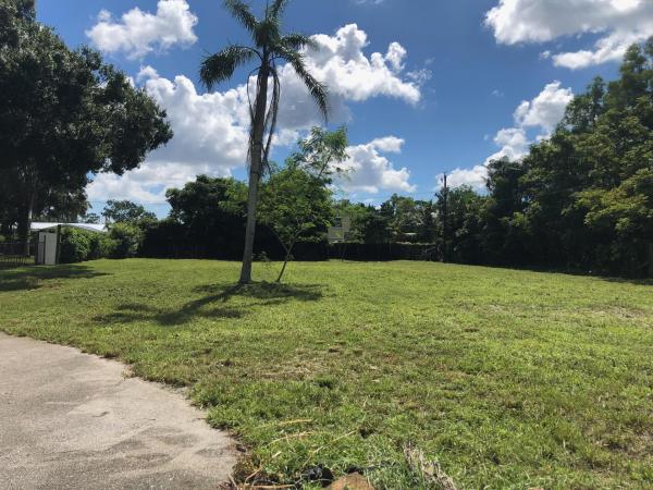 Monmouth Estates, 608 S Alice Ct, West Palm Beach, Florida 33413, image 1