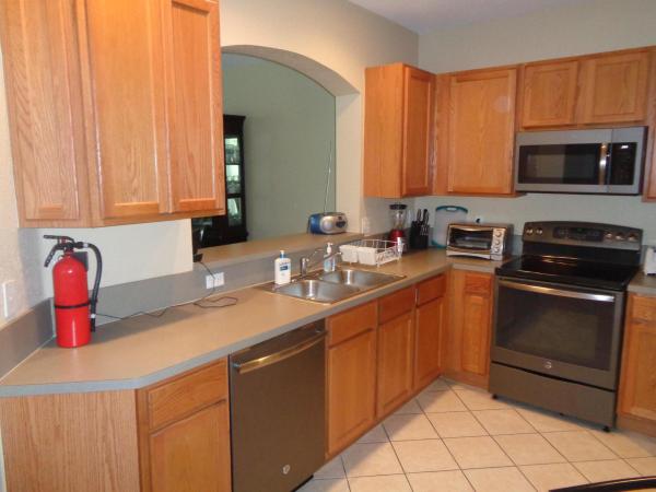 Thousand Oaks, 2062 Oakhurst Way, Riviera Beach, Florida 33404, image 2