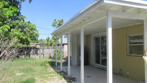 Englewood Manor, 3226 Buckley Ave, Lake Worth, Florida 33461, image 2