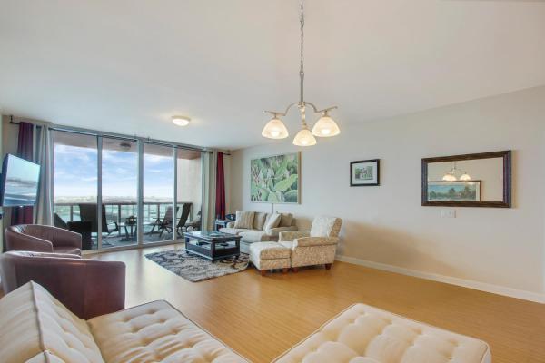 Marina Grande Club & Residences, 2640 Lake Shore Dr #815, Riviera Beach, Florida 33404, image 3