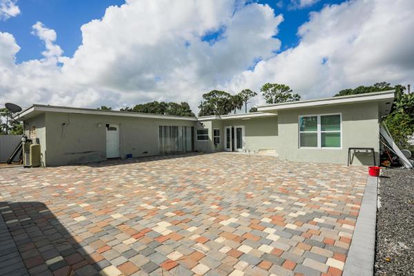 Haverhill Riding Estates, 5215 Bethany Ln, Haverhill, Florida 33415, image 1