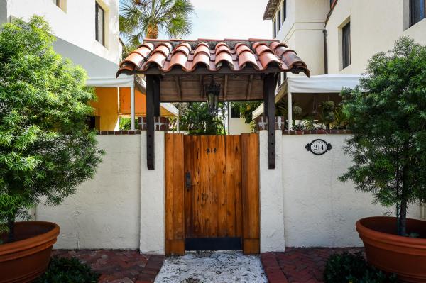 Casa 214, 214 Chilean Ave #0110, Palm Beach, Florida 33480, image 1