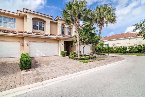 Cielo Townhomes, 4921 Vine Cliff Way E, Palm Beach Gardens, Florida 33418, image 2
