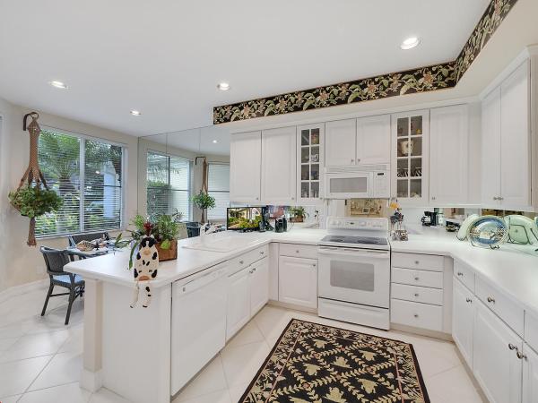 The Palms, 110 Palm Point Cir #B, Palm Beach Gardens, Florida 33418, image 3