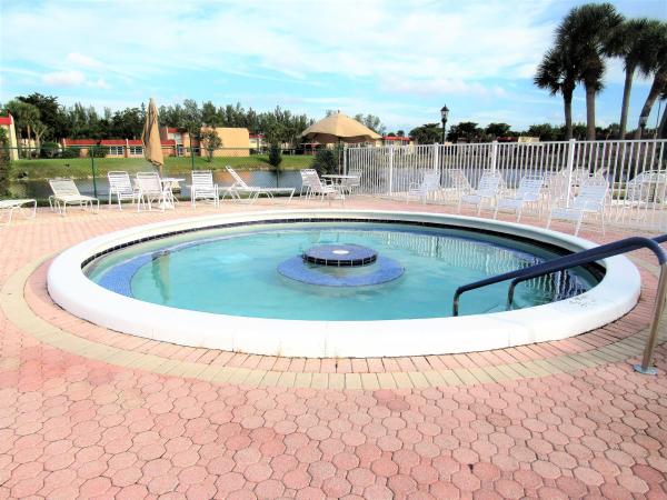 Golden Lakes Village, 300 Lake Carol Dr, West Palm Beach, Florida 33411, image 1