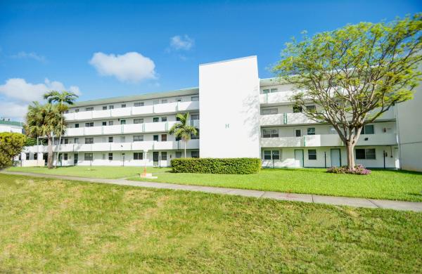 Rolling Greens, 1101 NE 191st St #H413, Ojus, Florida 33179, image 1