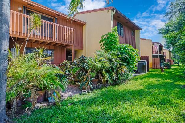418 SE 11th Ter, Florida 33004, image 1