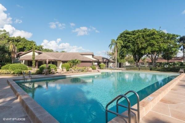 Strathmore Gate West, 329 Pennington Ct, Royal Palm Beach, Florida 33411, image 2