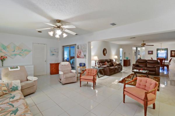 Fernley 2 At Cresthaven Townhomes, 5725 Fernley Dr E #71, West Palm Beach, Florida 33415, image 1