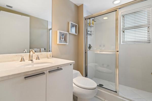 Marina Grande Club & Residences, 2650 Lake Shore Dr #1701, Riviera Beach, Florida 33404, image 2