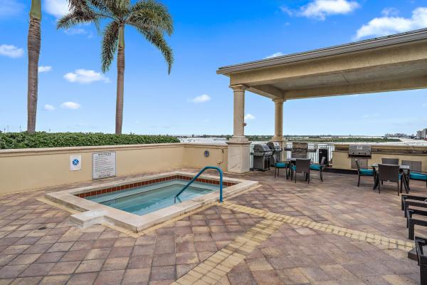Marina Grande Club & Residences, 2650 Lake Shore Dr #1701, Riviera Beach, Florida 33404, image 3