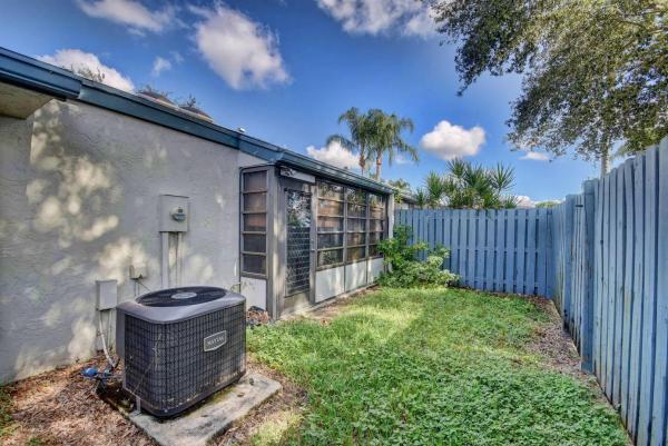 Laurel Club, 4580 Biddeford Ave #35, West Palm Beach, Florida 33417, image 3
