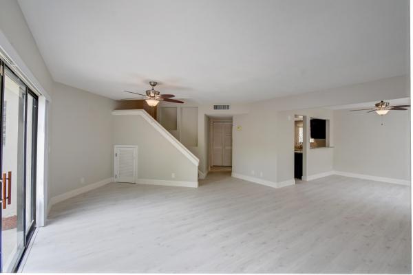 Weybridge Townhomes, 104 Weybridge Cir #D, Royal Palm Beach, Florida 33411, image 2