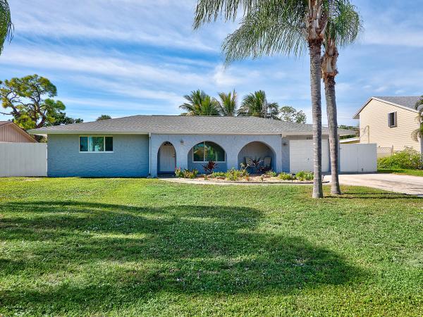 Floral Park Lantana, 6719 Eastview Dr, Lake Worth, Florida 33462, image 1
