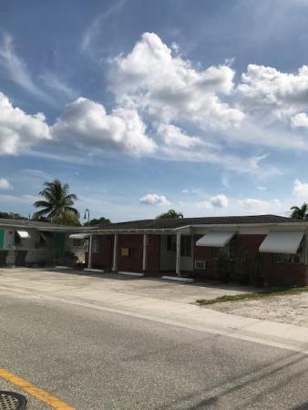 Lake Worth Town, 631 N Federal Hwy, Lake Worth Beach, Florida 33460, image 1