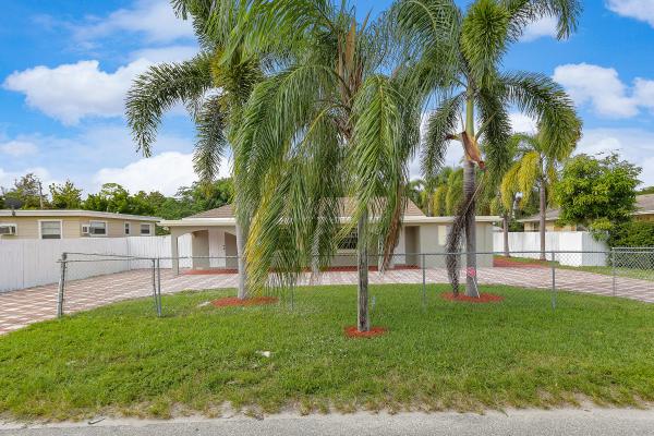 Lake Worth No HOA, 211 Urquhart St, Lake Worth, Florida 33461, image 1
