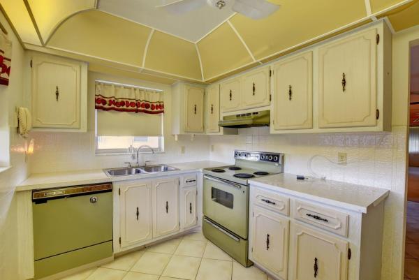 Country Manors, 748 Whippoorwill Ln, Delray Beach, Florida 33445, image 2