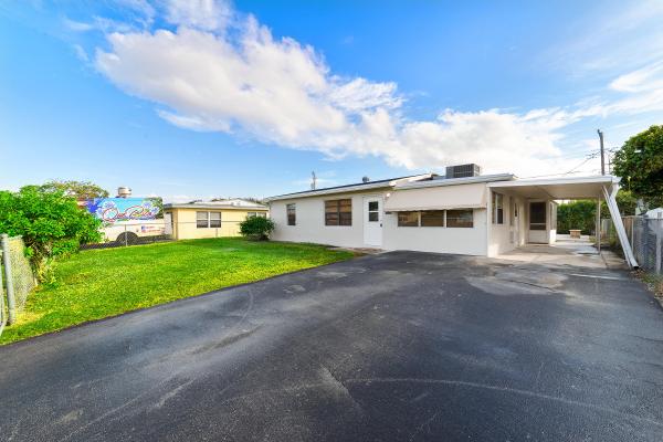 Englewood Manor, 2909 Scanlan Ave, Lake Worth, Florida 33461, image 3