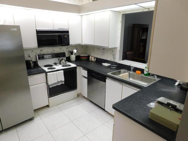 Huntington Pointe, 6029 Kings Gate Cir, Delray Beach, Florida 33484, image 2